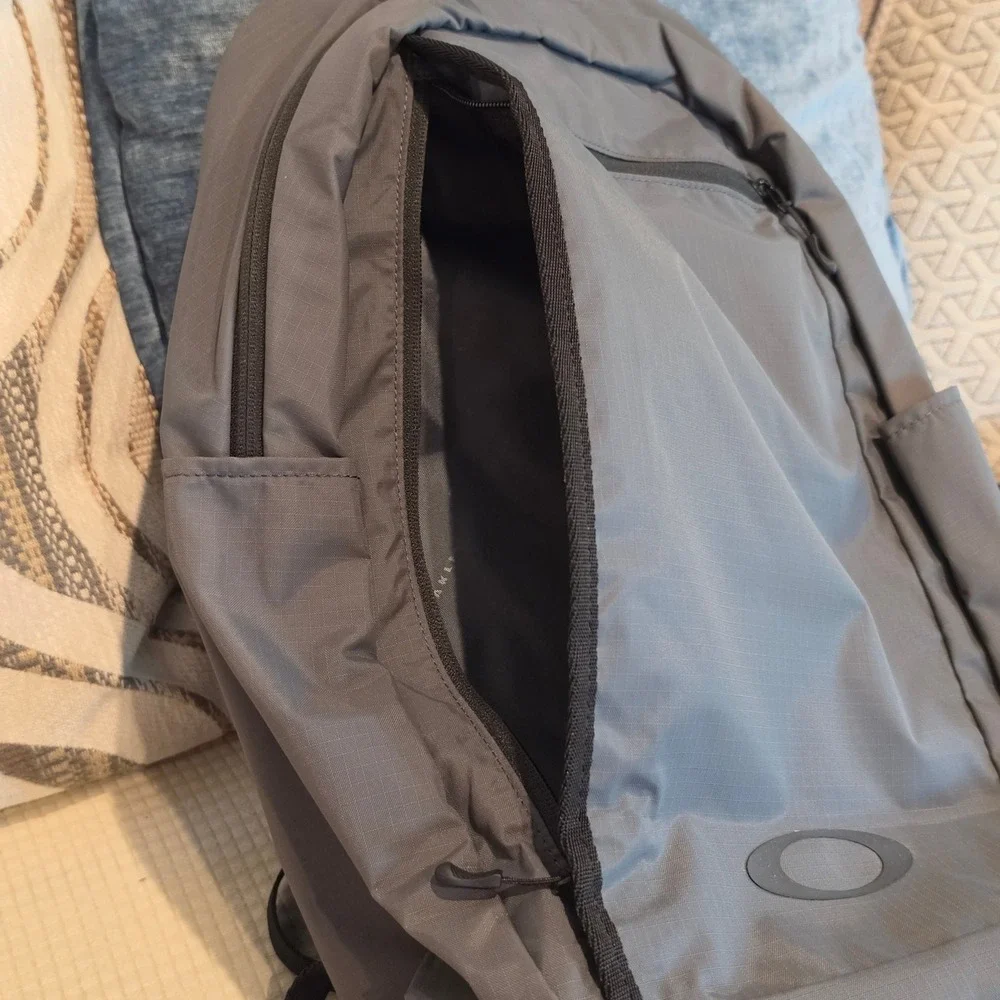 Oakley Sport Backpack 22L Forged Iron Gray Laptop Daypack FOS901243